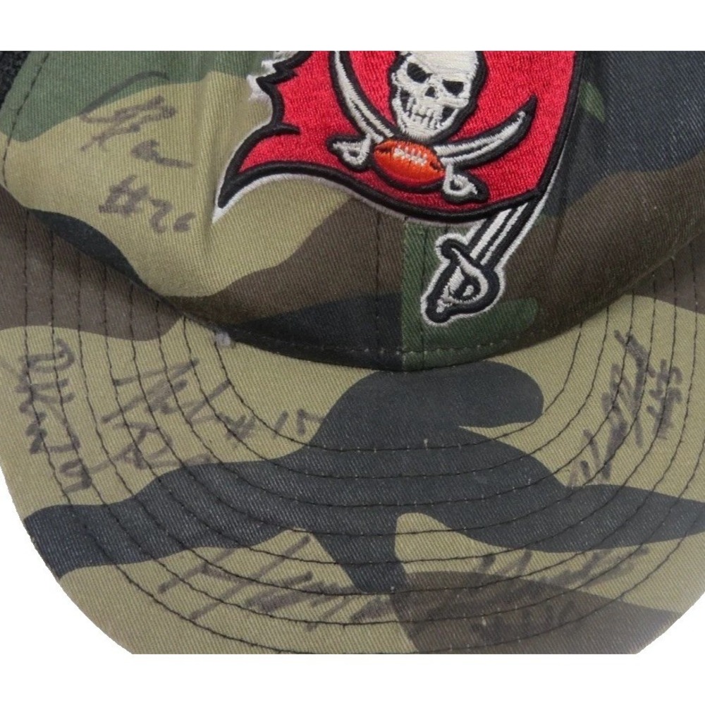 New Era 9FIFTY Tampa Bay Buccaneers Camo Trucker Hat‎ Multi Signed Autograph Cap